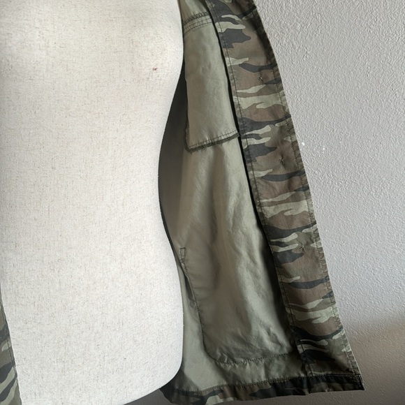 Caslon camouflaged print shirt jacket - Picture 4 of 8